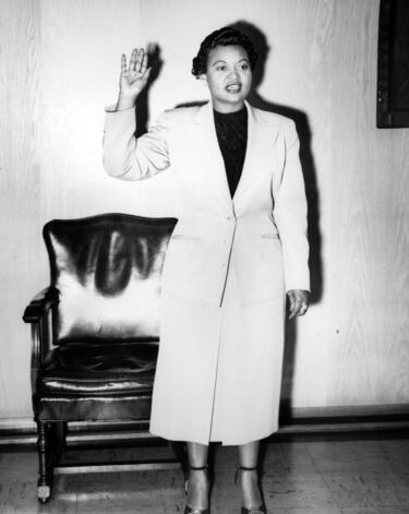 Mamie Bradley Raises Her Hand to Take an Oath